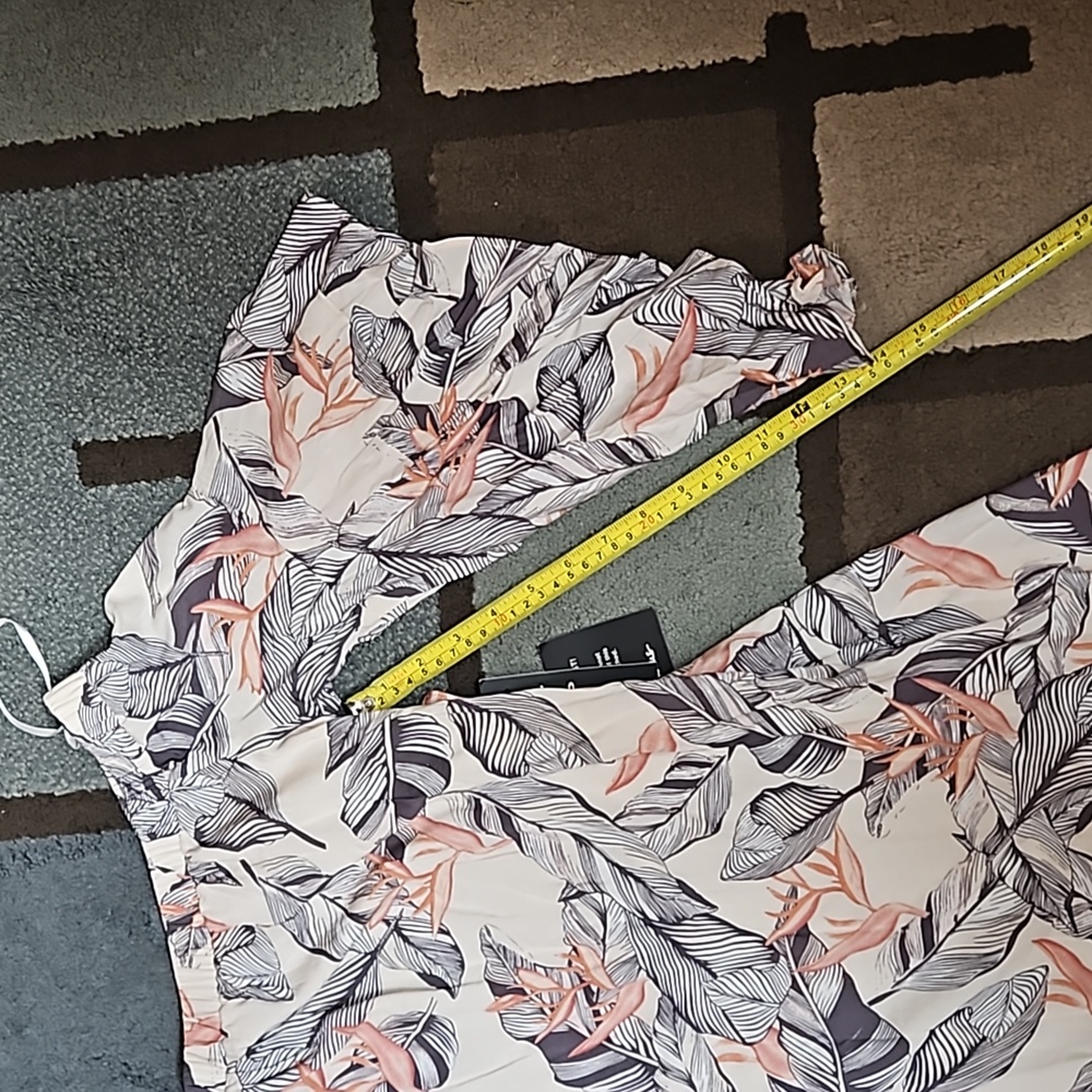 Lulu's 🆕️ Off the Shoulder Palm Leave Summer Dress M - Picture 14 of 14